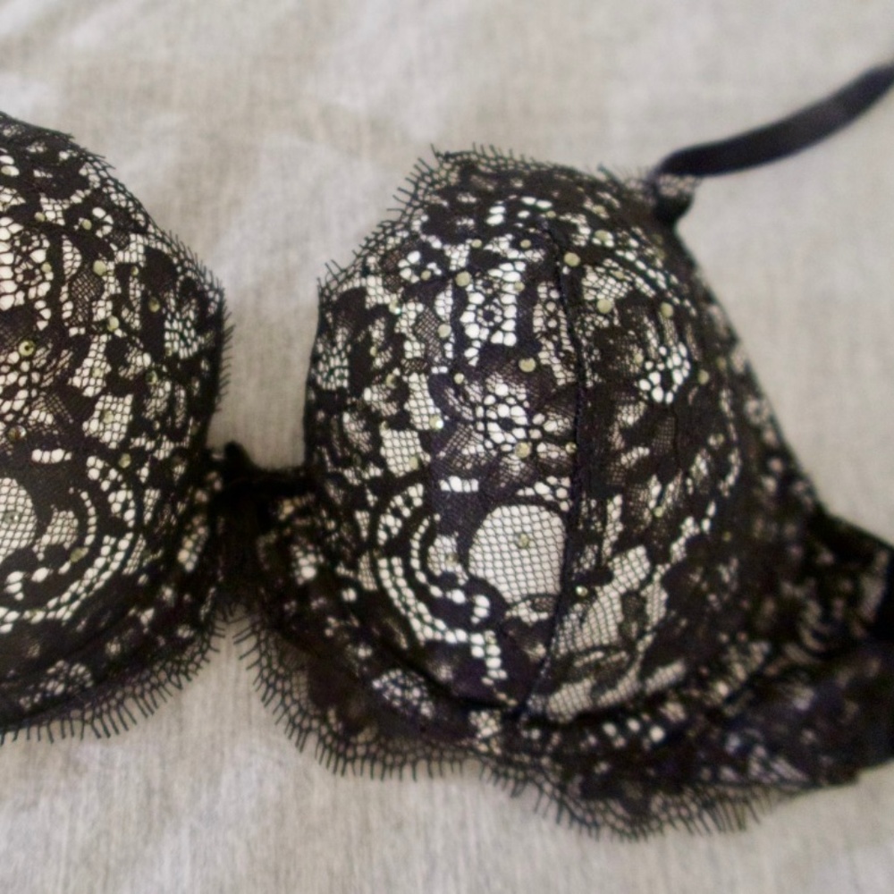 Victoria Secret Rhinestone  Lace Bra (32C)